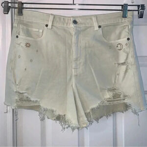 American Eagle Bone White Denim Shorts Embroidered Size 16 Distressed High Waist
